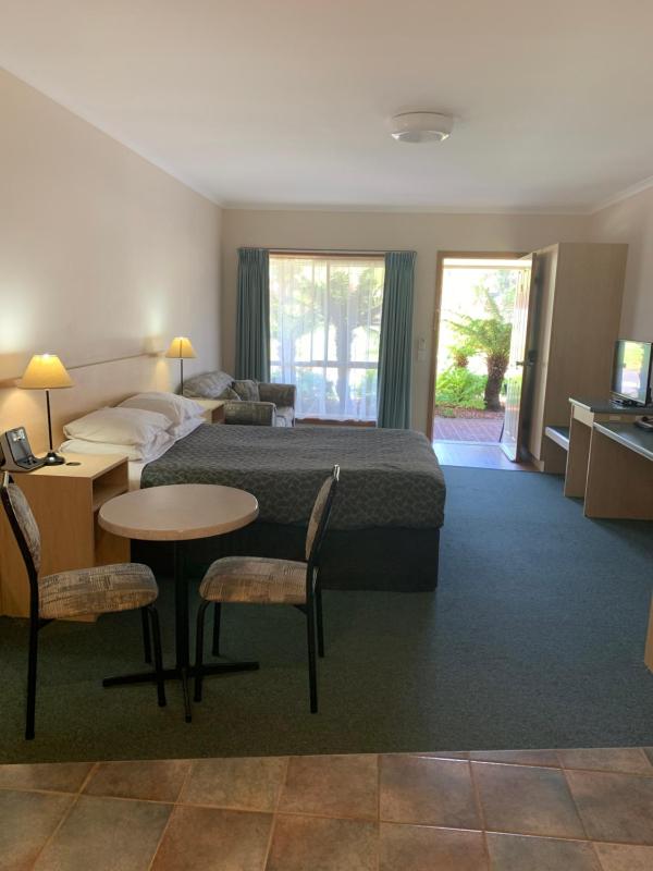 Arthur Phillip Motor Inn - image 9