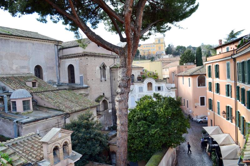 Standard Double Room image 4