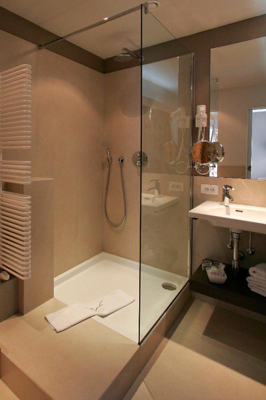 Comfort Double or Twin Room image 4