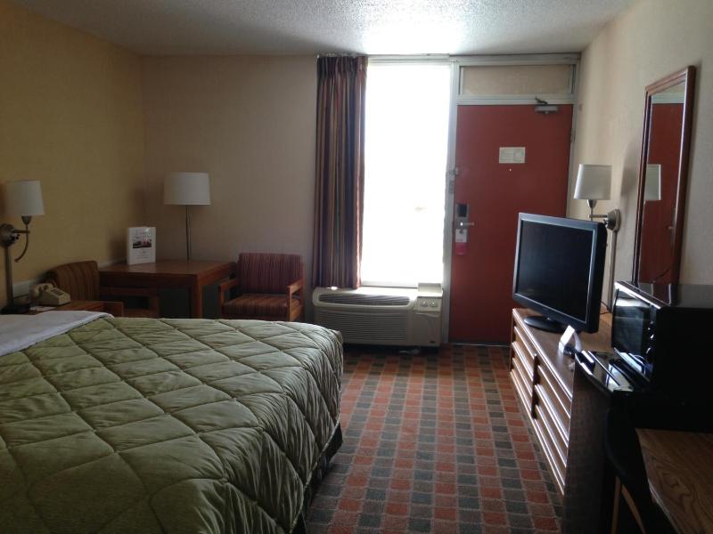King Room - Non-Smoking image 2