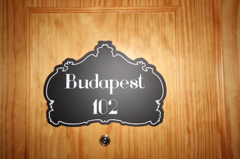 One-Bedroom Apartment image 2