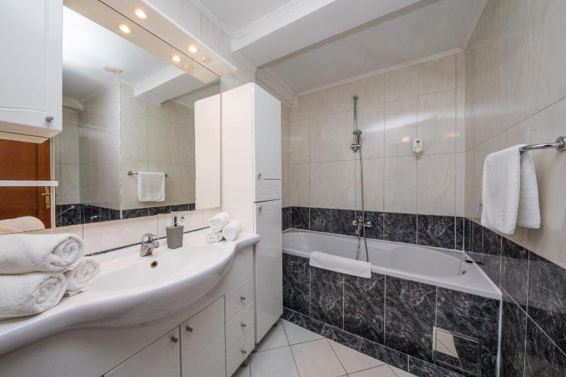 Two-Bedroom Suite with Balcony and Sea View image 3