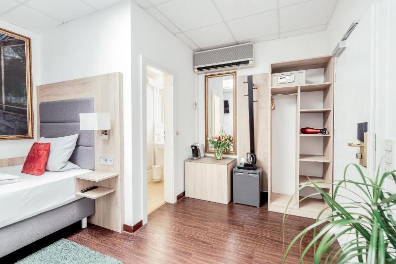 Superior Single Room image 4
