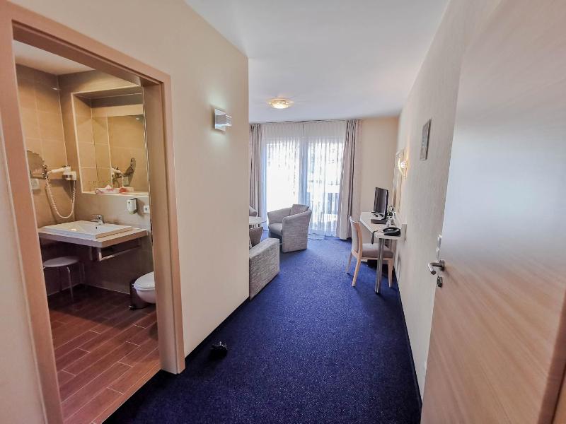 Junior Suite with Terrace image 4