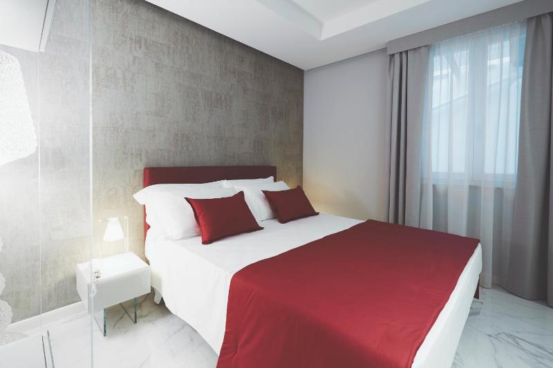 Standard Double Room image 4