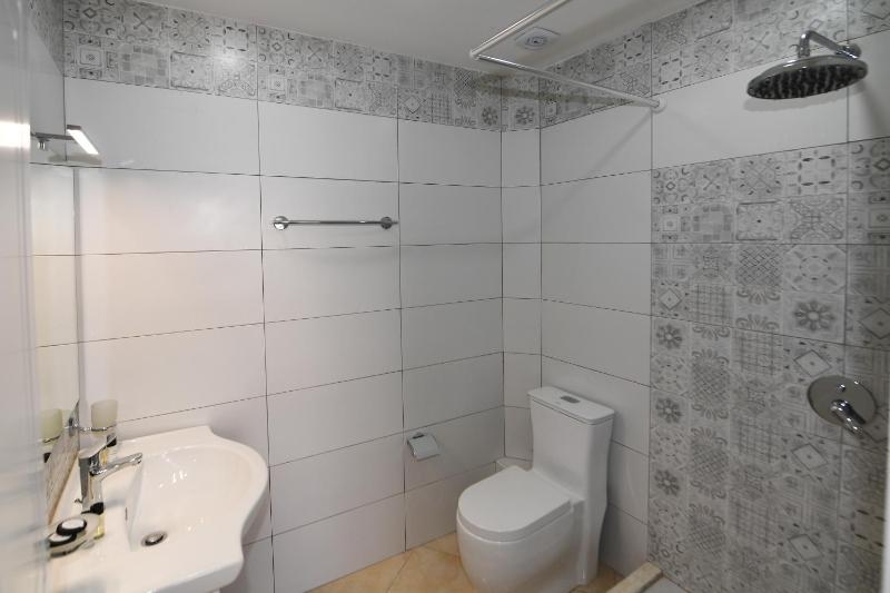 Double Room image 4