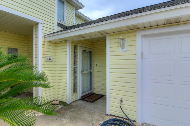 Three-Bedroom Townhouse image 2
