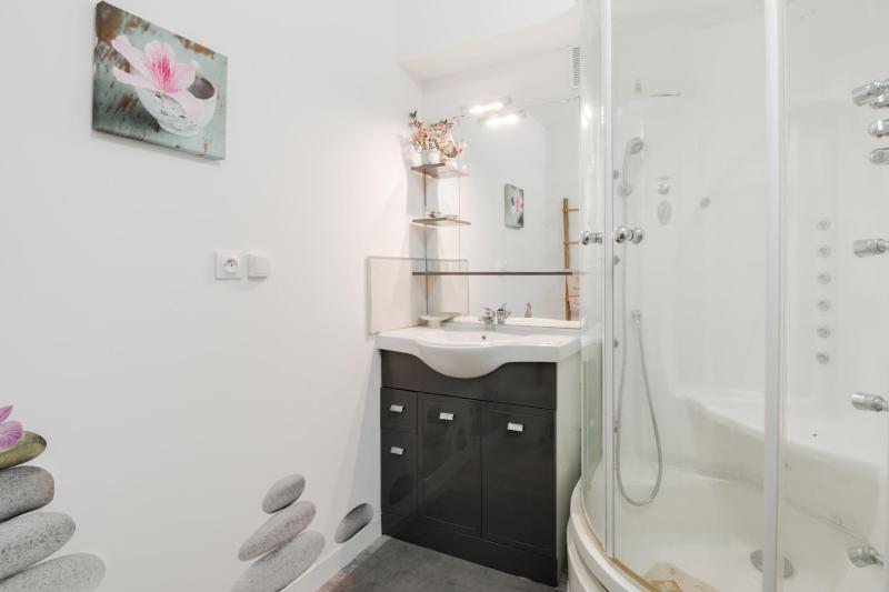 Studio Apartment image 2