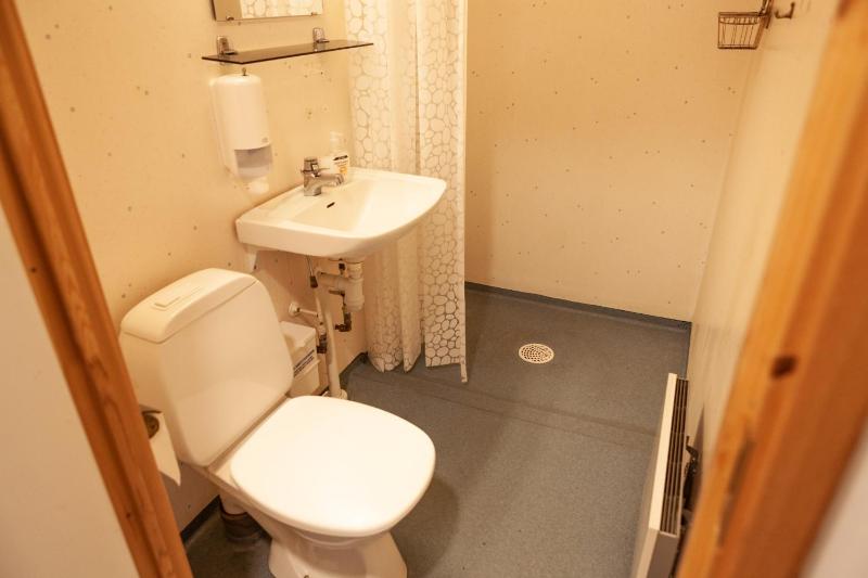 Standard Single Room with Shower image 3