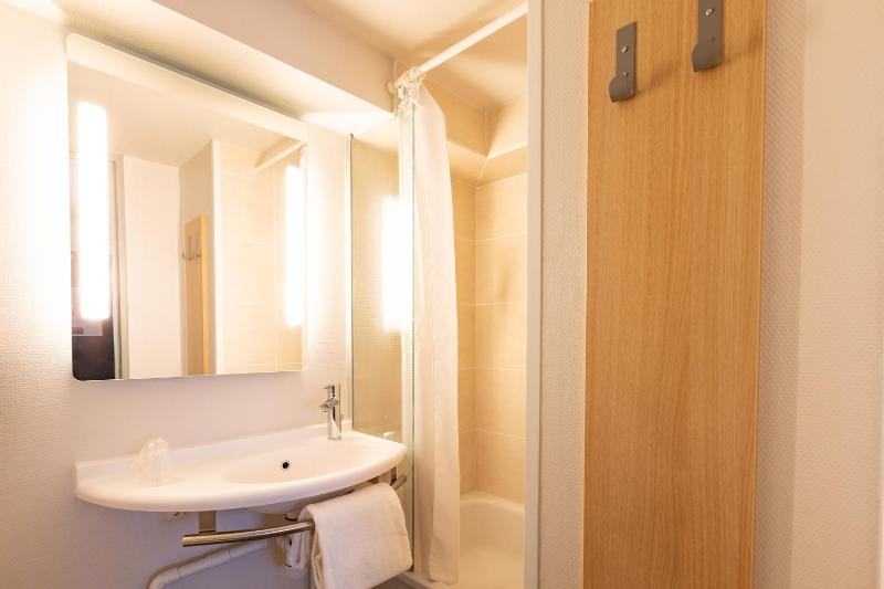 Double Room - Disability Access image 2