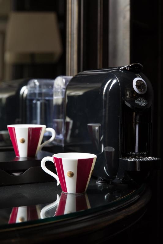 Double Deluxe  Room with Steam Room-shower image 4