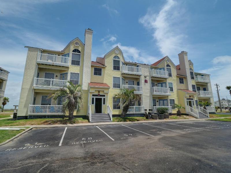 One-Bedroom Apartment image 1