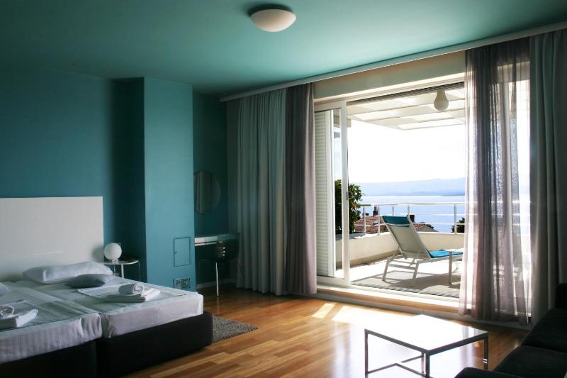 Superior Two-Bedroom Apartment with Terrace and Sea View image 1