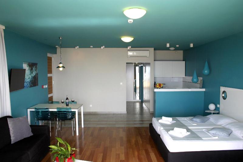 Studio with Terrace and Sea View image 4