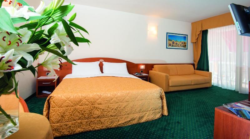 Hotel Capri Bardolino 3S - image 3