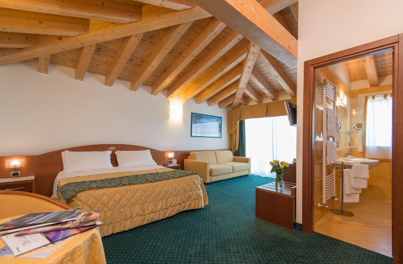 Hotel Capri Bardolino 3S - image 11