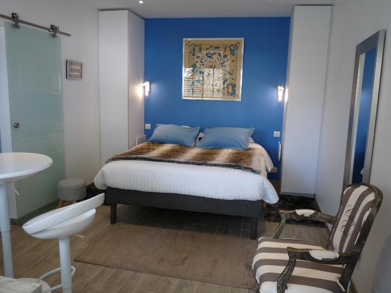 Studio with Garden View image 4