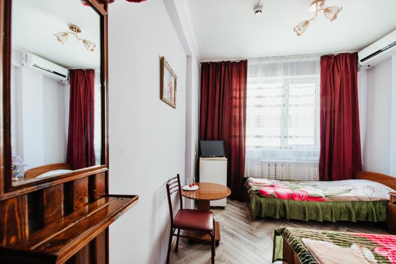 Twin Room image 1