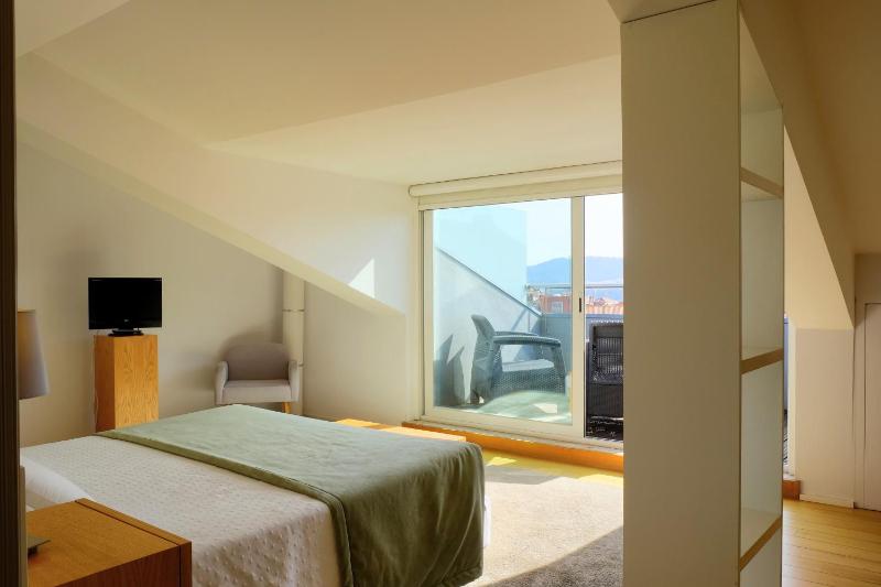 Junior Suite with Balcony image 2