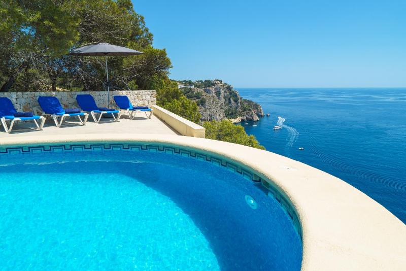 Villa Bombon by Aguilarent - image 9