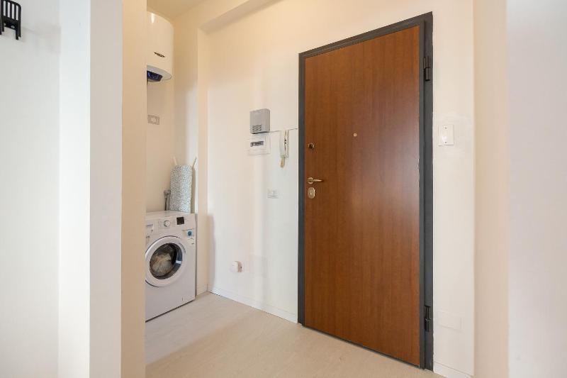 Apartment image 3
