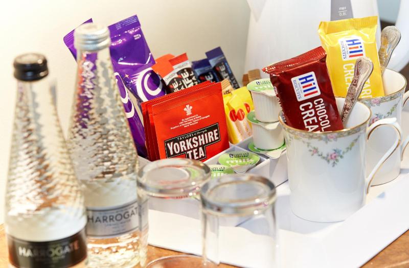 Quadruple Room image 4