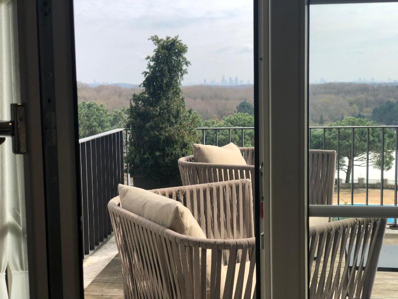 Premium Room with Terrace image 3