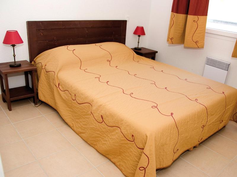 Duplex Two-Bedroom Apartment with Alcove (8 Adults) image 3