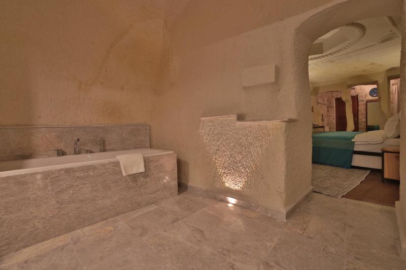 King Suite image 2