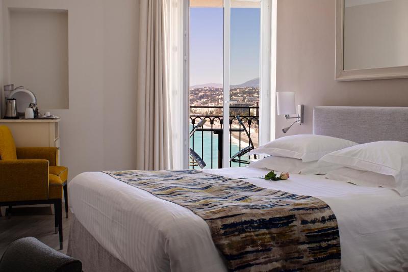 Superior Double Room with Sea View image 1