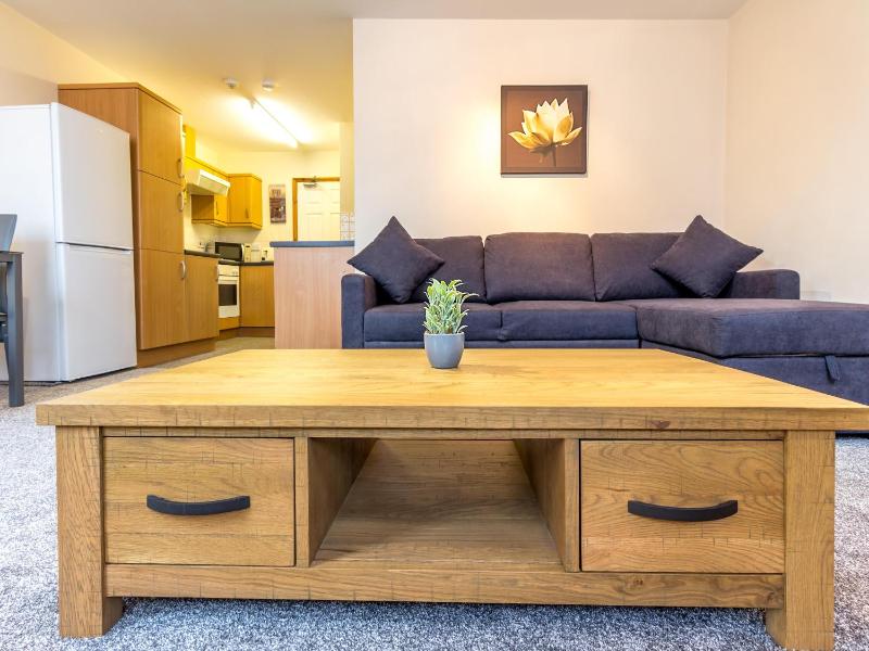 One-Bedroom Apartment image 4