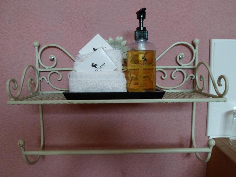 Twin Room with Shared Bathroom image 3