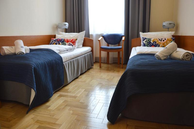 Twin Room image 1