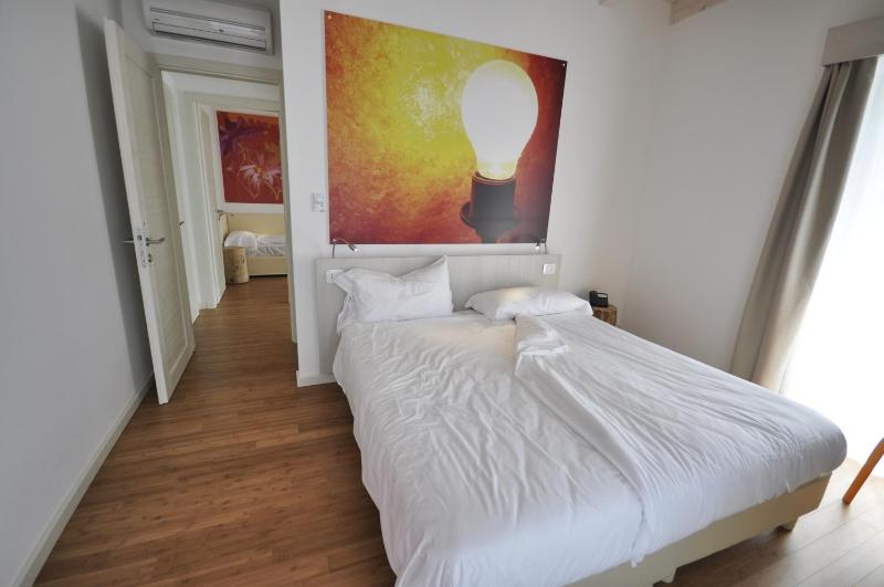 Double or Twin Room image 2