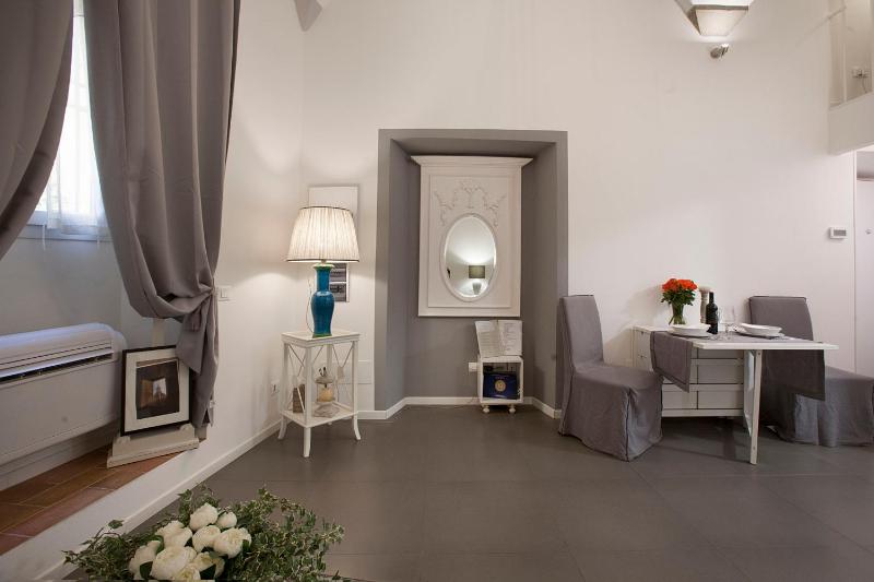 Apartment - Split Level image 3