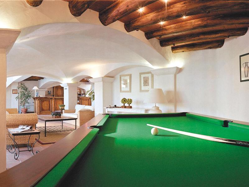 Three-Bedroom Apartment (8 Adults) image 2
