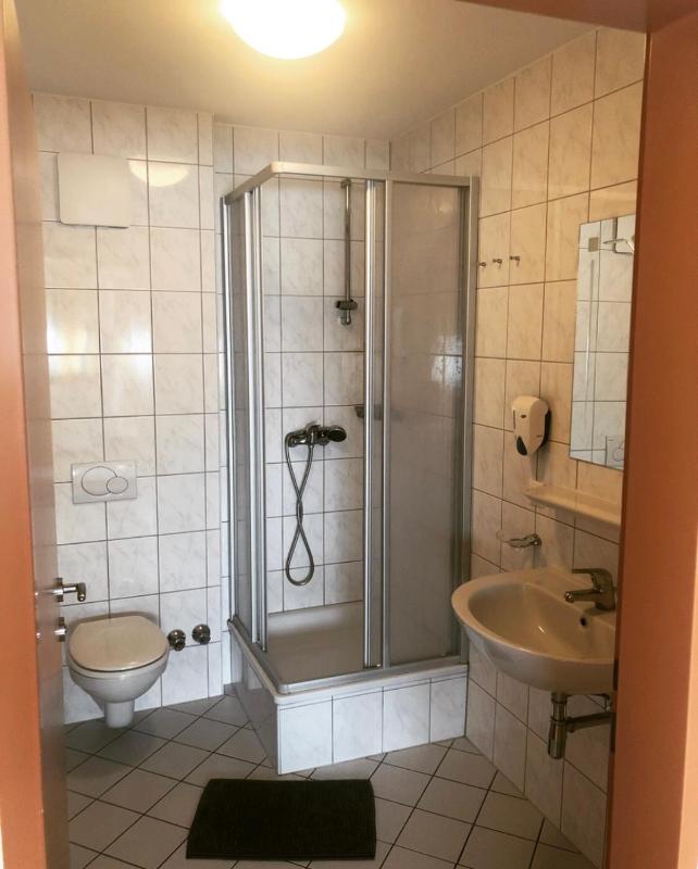 Single Room image 3