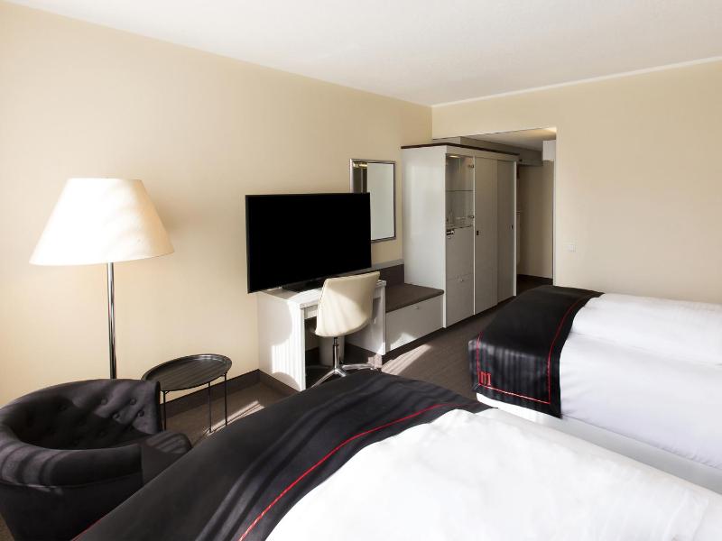 Standard Double or Twin Room image 1