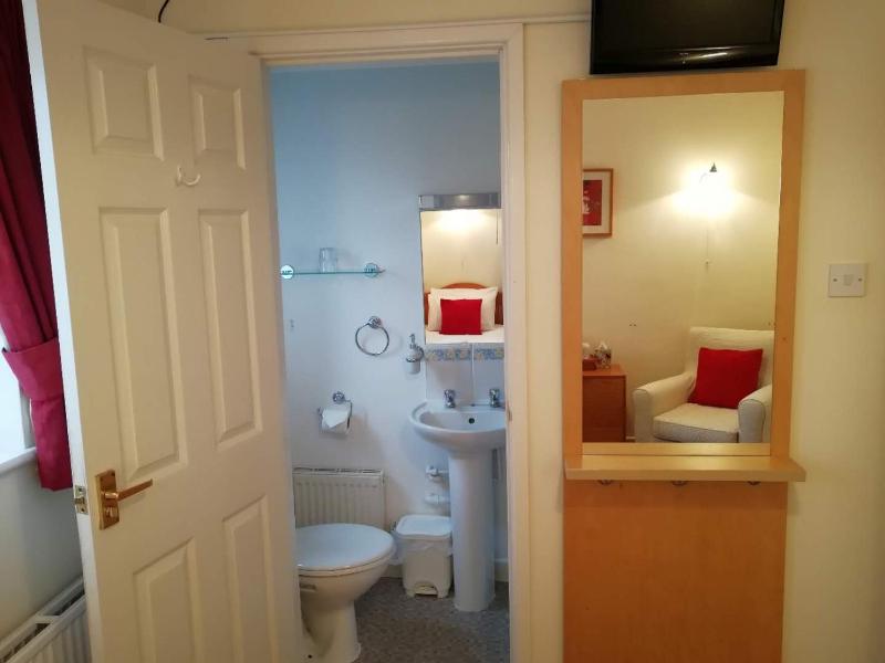 Single Room image 2