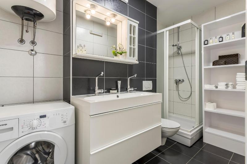 Deluxe Apartment image 2