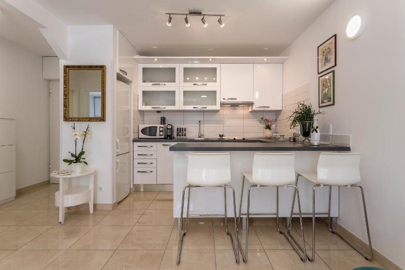 Adriatic Queen Rooms & Apartments - image 4