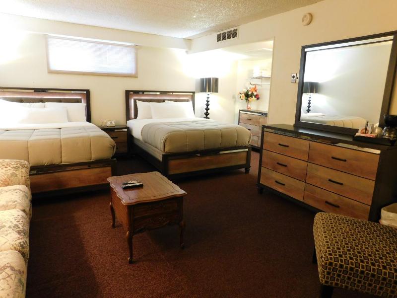 Queen Suite image 3