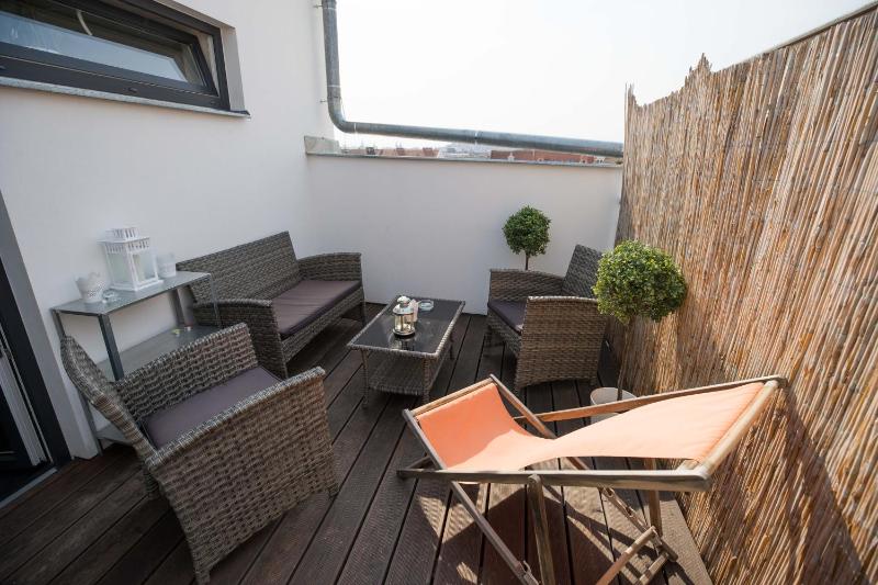 Deluxe Apartment with Terrace and parking image 1