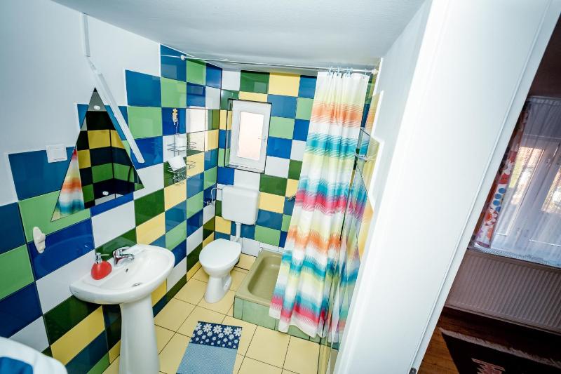 Triple Room with Bathroom image 2