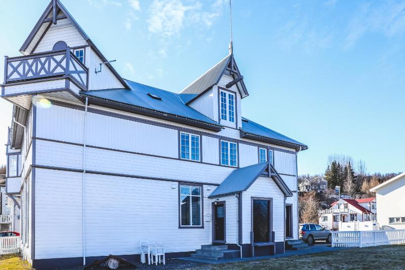 Two-Bedroom Apartment image 4