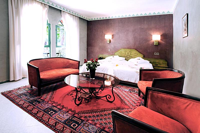 Standard Family Room image 2