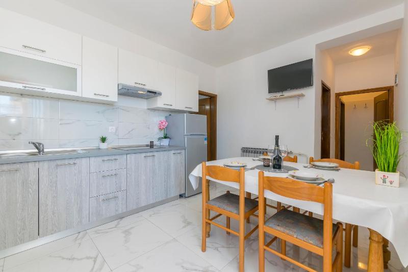 Apartments Villa Daniela - image 8