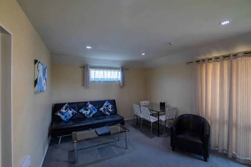 Abbella Lodge Motel - image 18