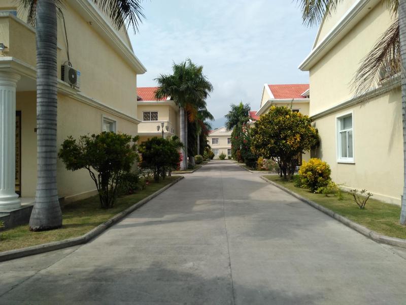 Beach Garden Hotel - image 6