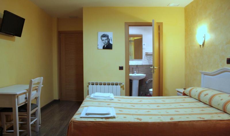 Hostal Regio - image 12